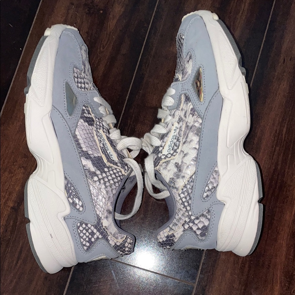 adidas torsion snake print sneakers